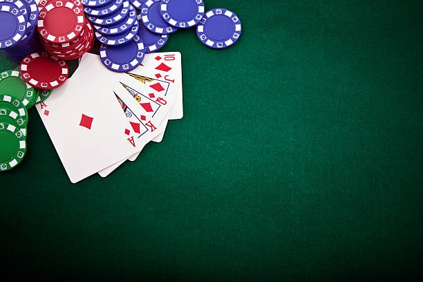 Live roulette dealer and wheel on warkoptoto2 studio